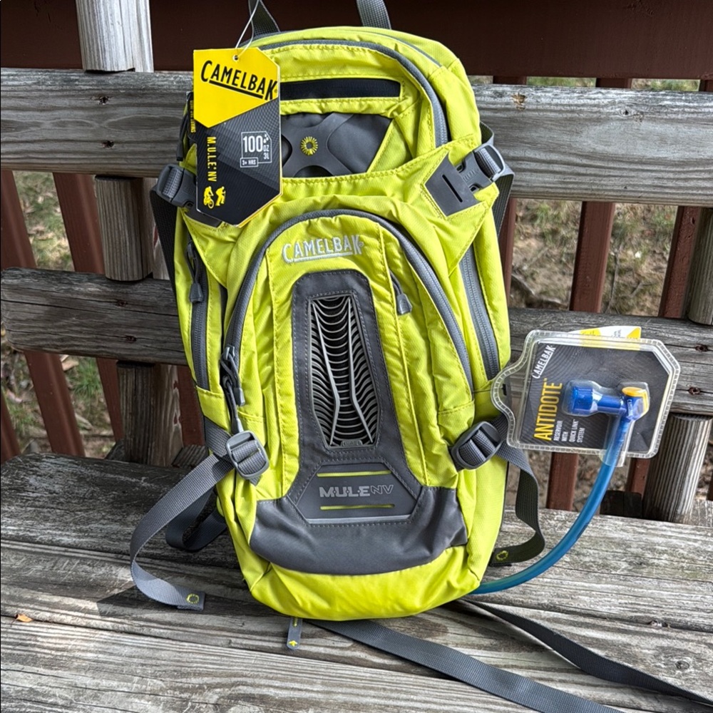 New w/tags Camelbak Mule NV